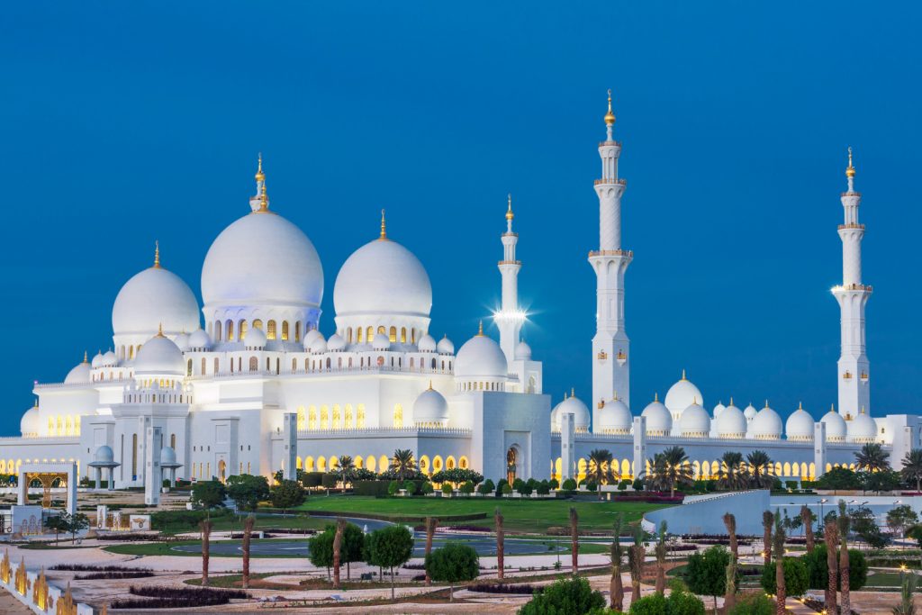 vista famosa mezquita sheikh zayed abu dhabi noche emiratos arabes unidos 1